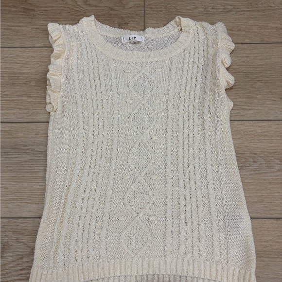 E & M Cozy Cream Knit Sleeveless Ruffle Top. Size M - Picture 2 of 4